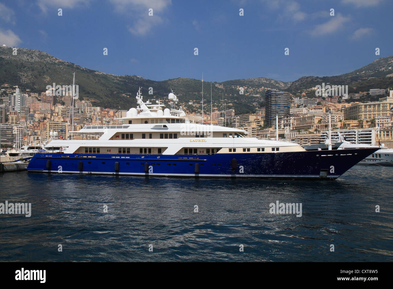 Laurel, un croiseur construit par Delta Marine, longueur : 73,15 mètres, construit en 2006, le Port Hercule, Principauté de Monaco Banque D'Images