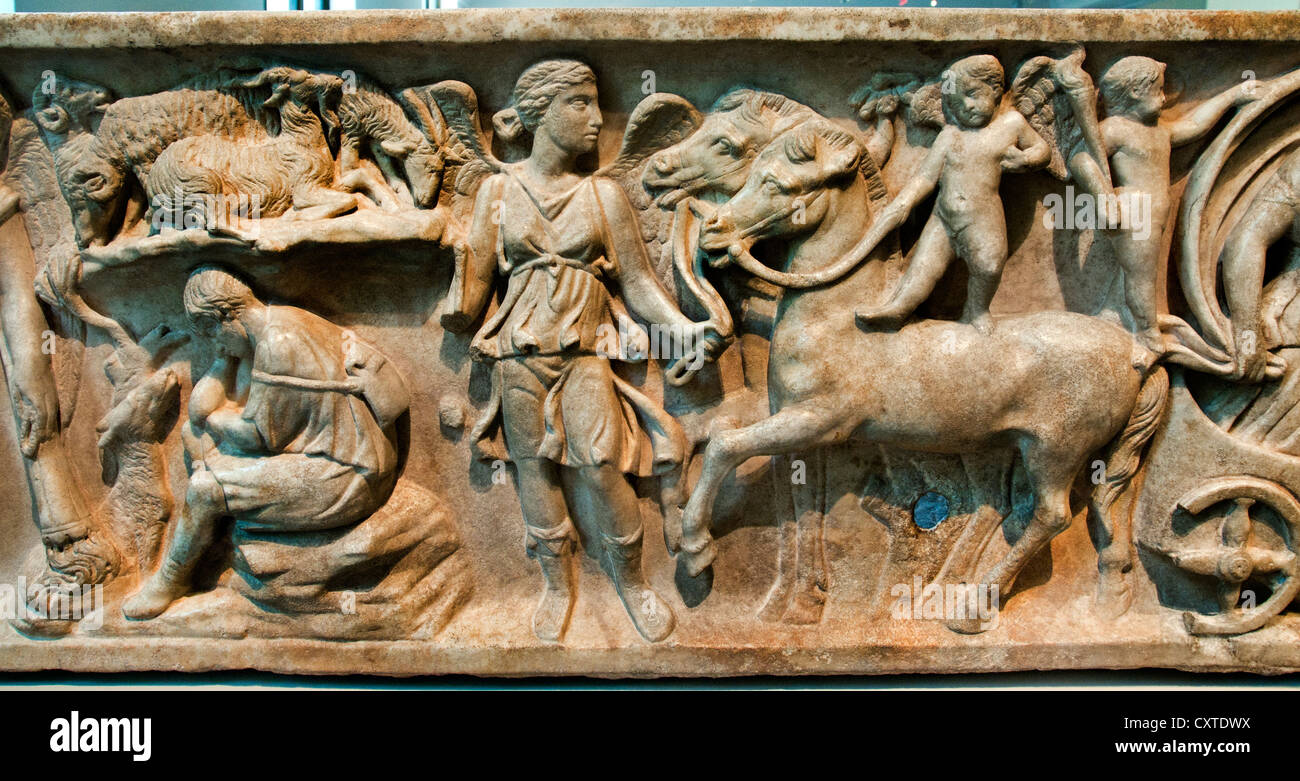 Sarcophage en marbre avec le mythe Endymion un beau berger adoré bu la lune Séléné déesse mi romain iie siècle apr Banque D'Images