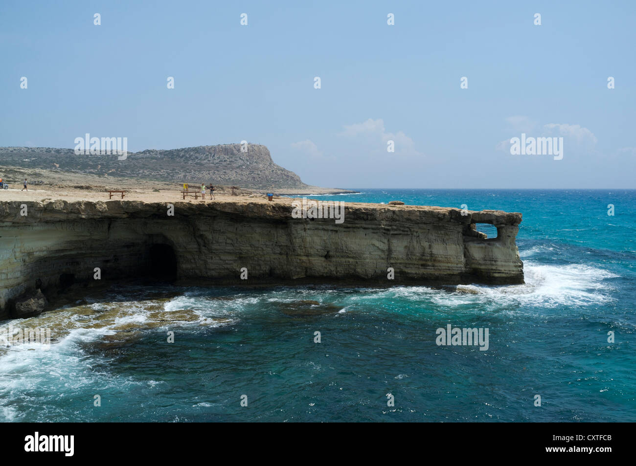 Le parc national de Cape Greco dh CAP GRECO CHYPRE Ayia Napa grottes près de la mer salon rocky côte sud cave Banque D'Images