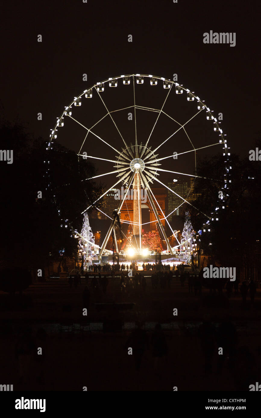 Grande roue dans la nuit. Place de la Concorde, Paris, France Banque D'Images