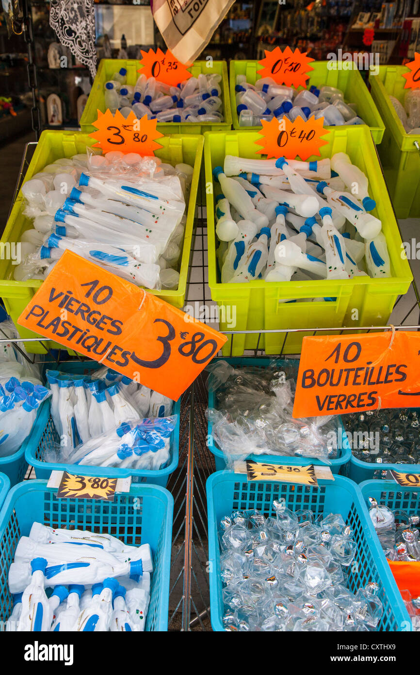 Bouteilles Deau Bénite Pour La Vente Dans Un Magasin à