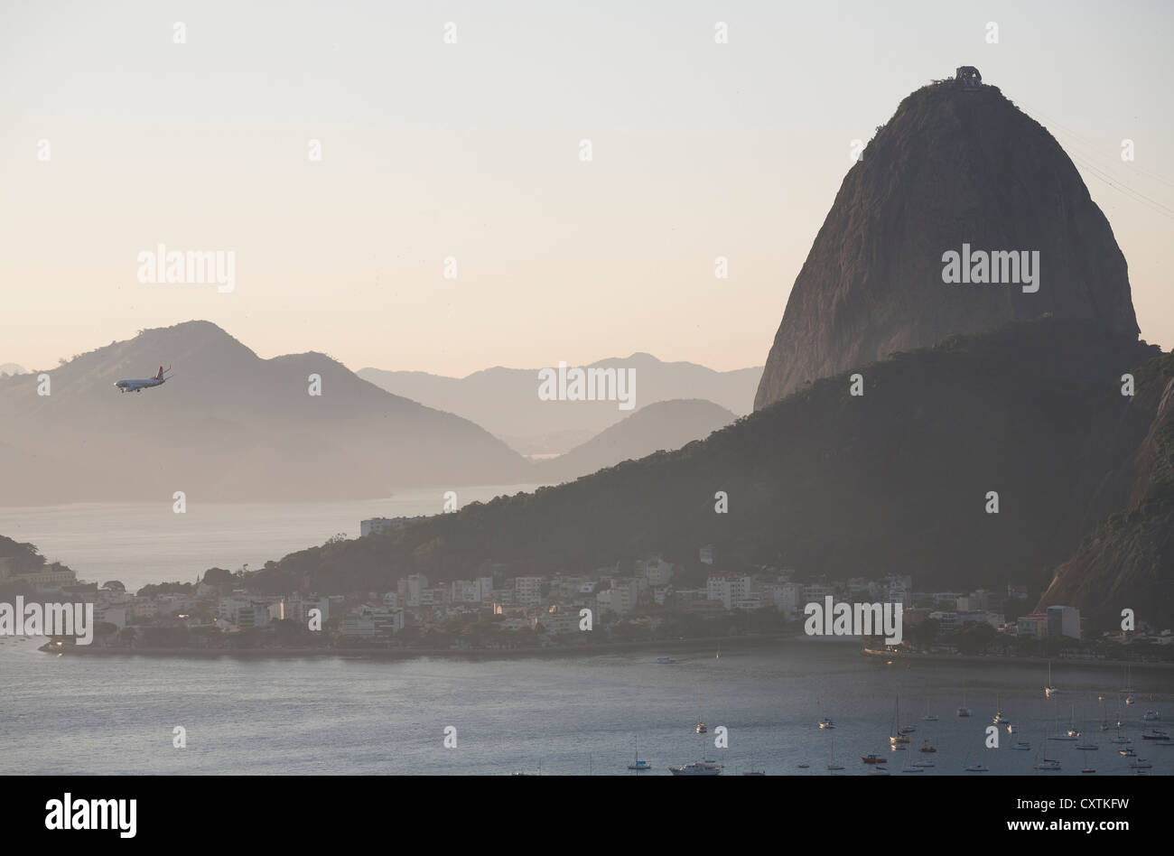Vue de mont du Pain de sucre à partir de la Favela Santa Marta Rio de Janeiro Brésil Banque D'Images