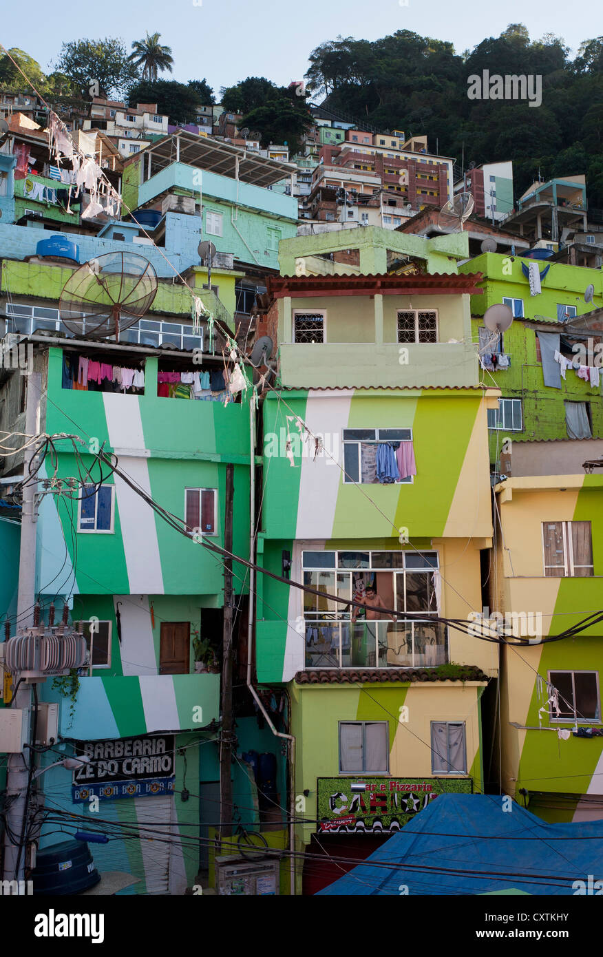 Maisons colorées Dona Santa Marta favela de Rio de Janeiro Brésil Banque D'Images
