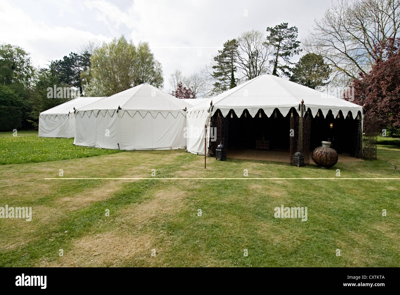 Parti bédouin tente pour utilisation au Royaume-Uni Banque D'Images Parti bédouin tente pour utilisation au Royaume-Uni Banque D'Images