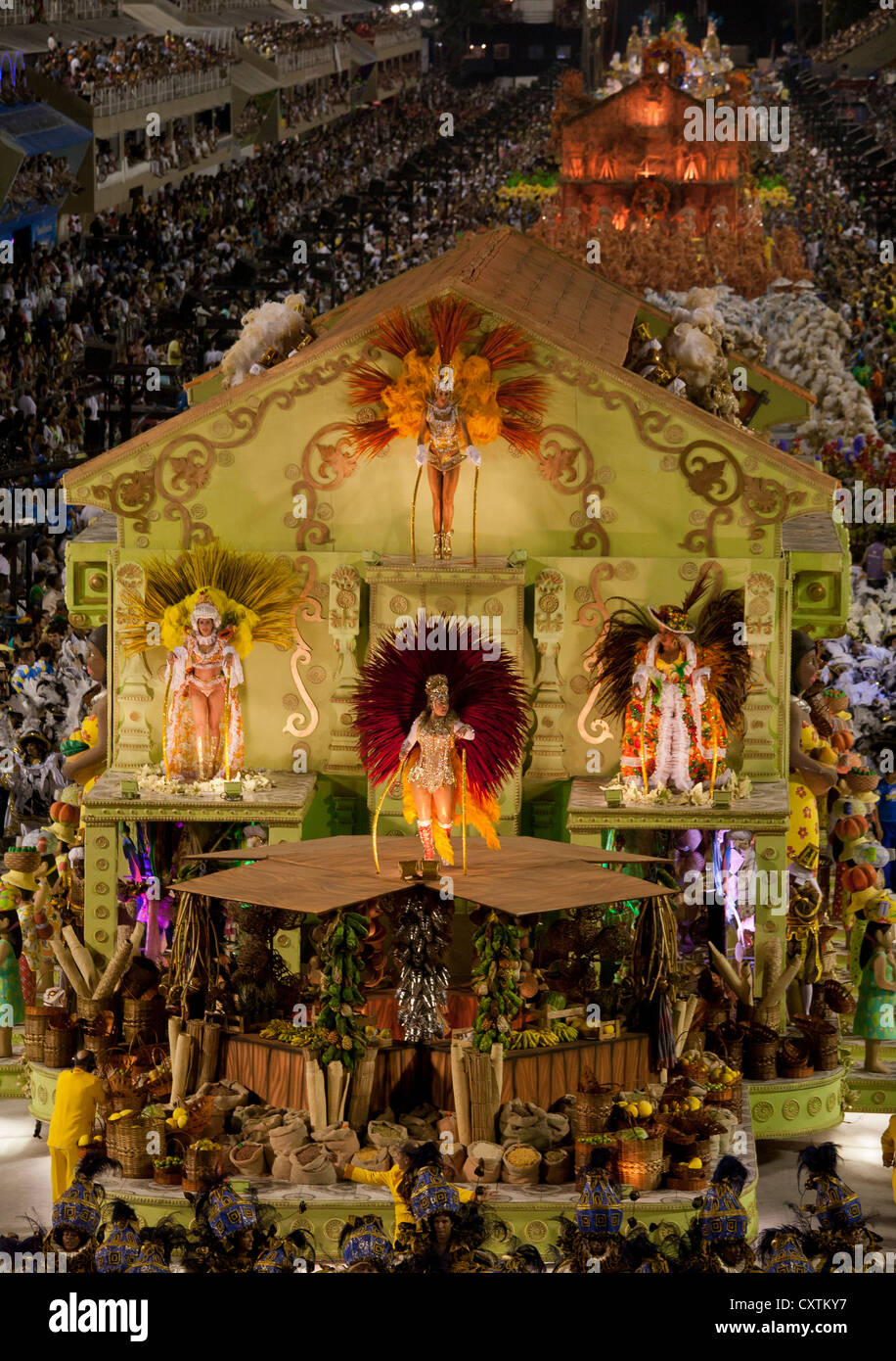Flotteur avec maison décorative en défilé de carnaval Rio de Janeiro Brésil Banque D'Images