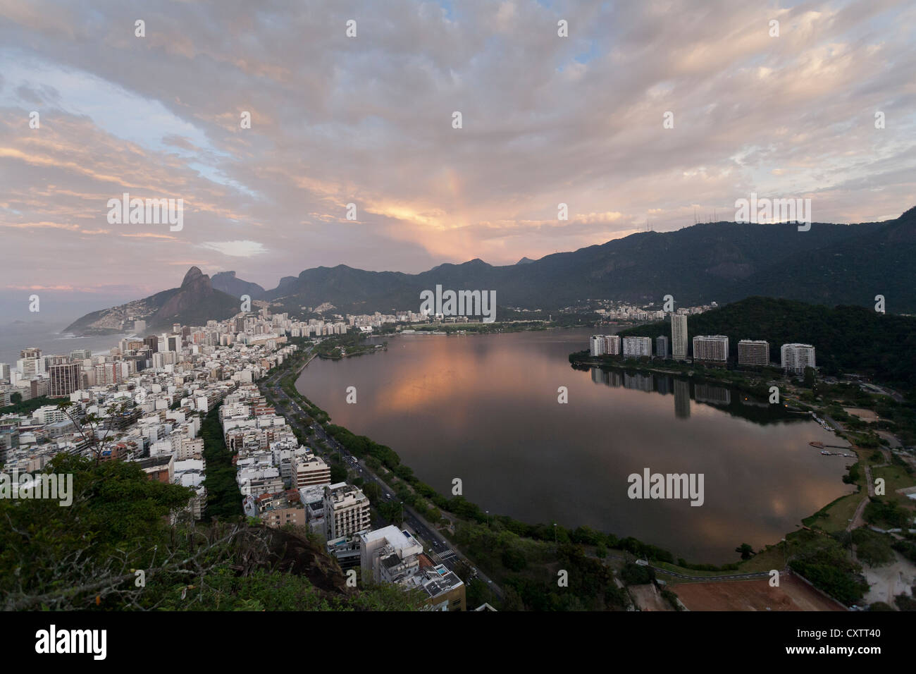 Lagoa Rodrigo de Freitas de Cantagalo Morro do Rio de Janeiro Brésil Banque D'Images