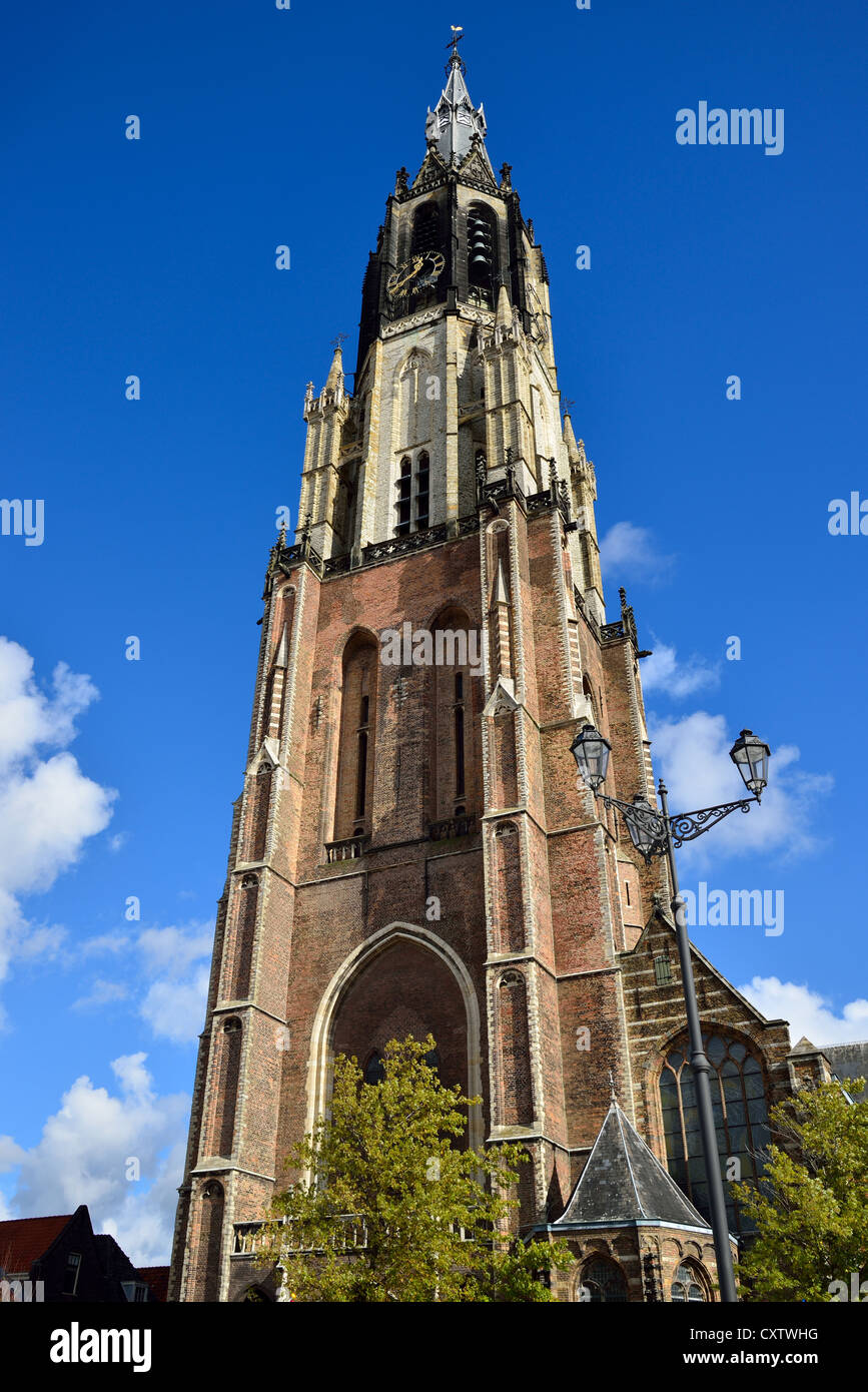 La tour principale de la nouvelle église au centre-ville Markt. Delft, Pays-Bas. Banque D'Images