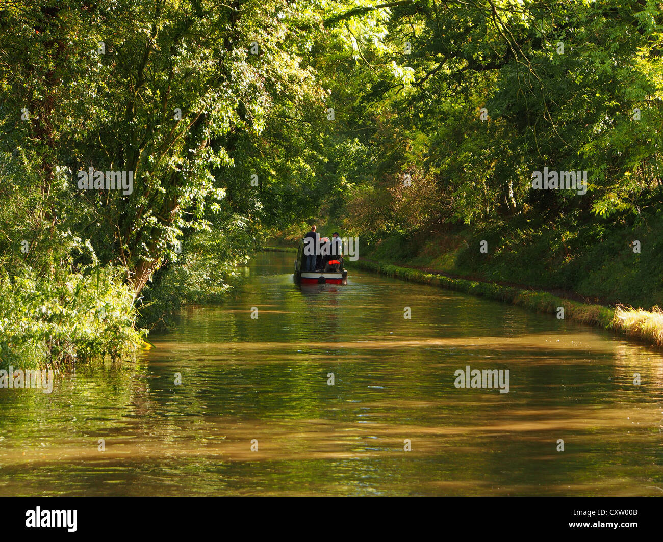 Une barge sur le Stratford sur Avon Canal Banque D'Images