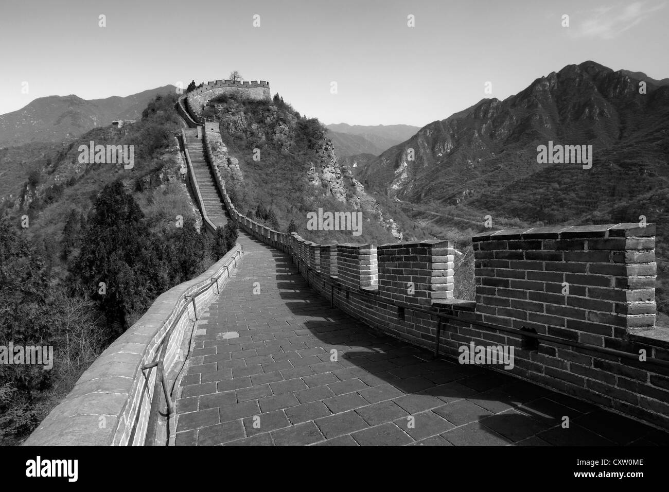 Image en noir et blanc de la section de passage Juyongguan de la Grande Muraille de Chine, Changping Provence, Chine, Asie. Banque D'Images