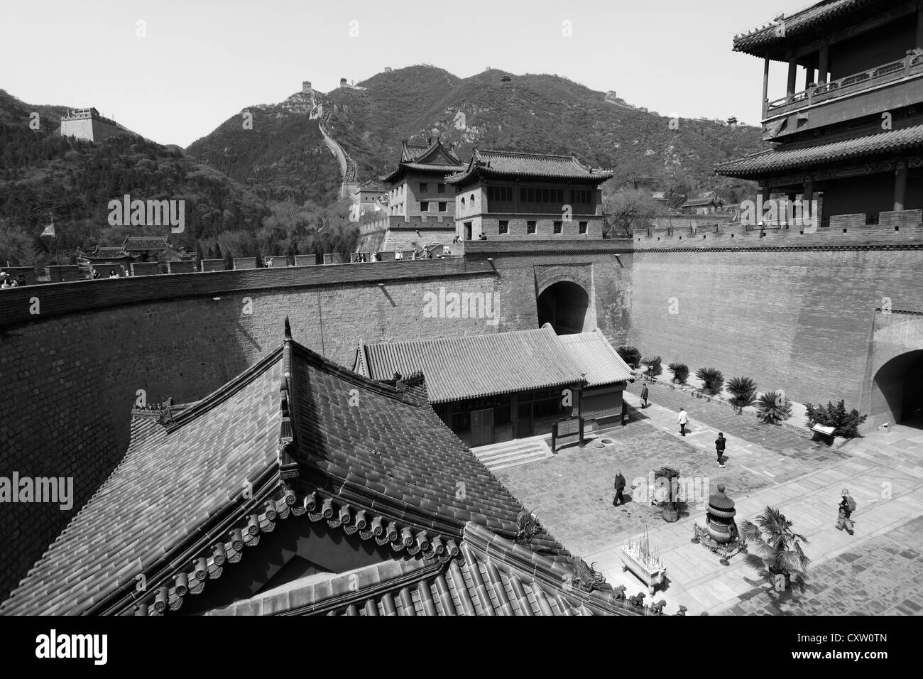 Image en noir et blanc de la section de passage Juyongguan de la Grande Muraille de Chine, Changping Provence, Chine, Asie. Banque D'Images