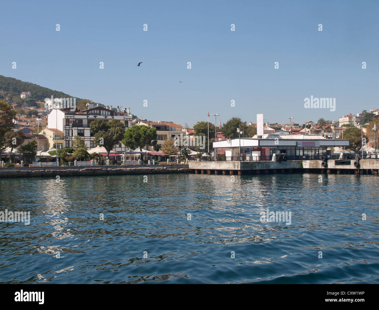 La jetée de Heybeliada l'une des îles des Princes en mer de Marmara Banque D'Images