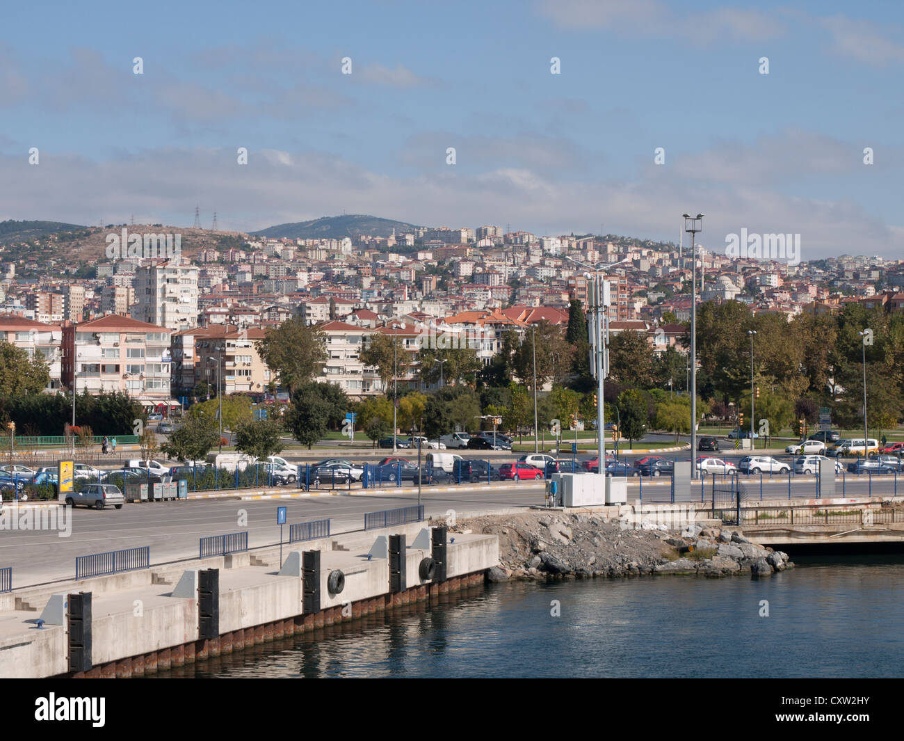 Port de Pendik, un port de ferry et à la périphérie de la partie asiatique d'Istanbul avec traversée en mer de Marmara, vue du ferry Banque D'Images