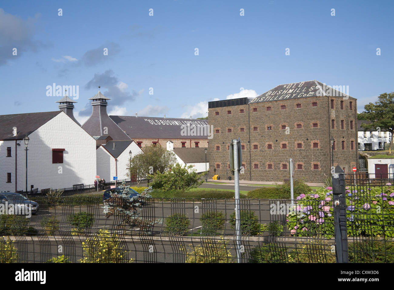 Co Antrim Irlande du Nord Bushmills Old Bushmills Irish Whiskey Distillery Banque D'Images