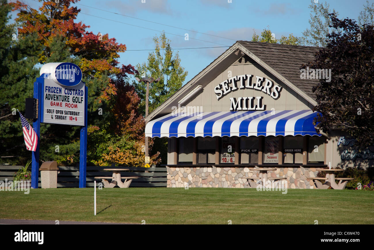 Settler's Mill Golf Course dans la ville de Northwoods Minocqua, Wisconsin Banque D'Images