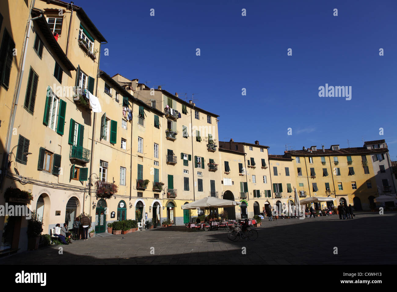 Piazza del Anfiteatro, Lucca, Italie Banque D'Images