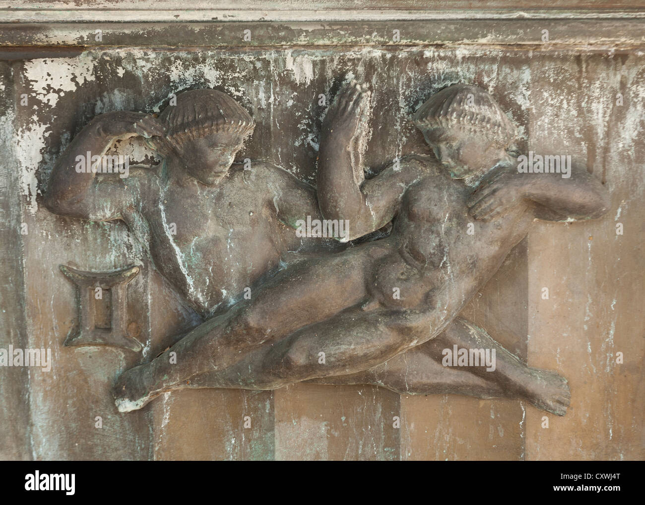 Gémeaux signe astrologique relief en bronze Banque D'Images