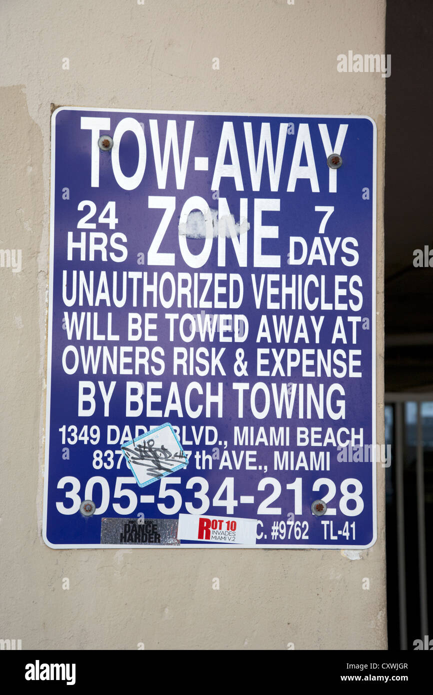 Zone-remorquage panneau d'avertissement dans Miami South beach floride usa Banque D'Images
