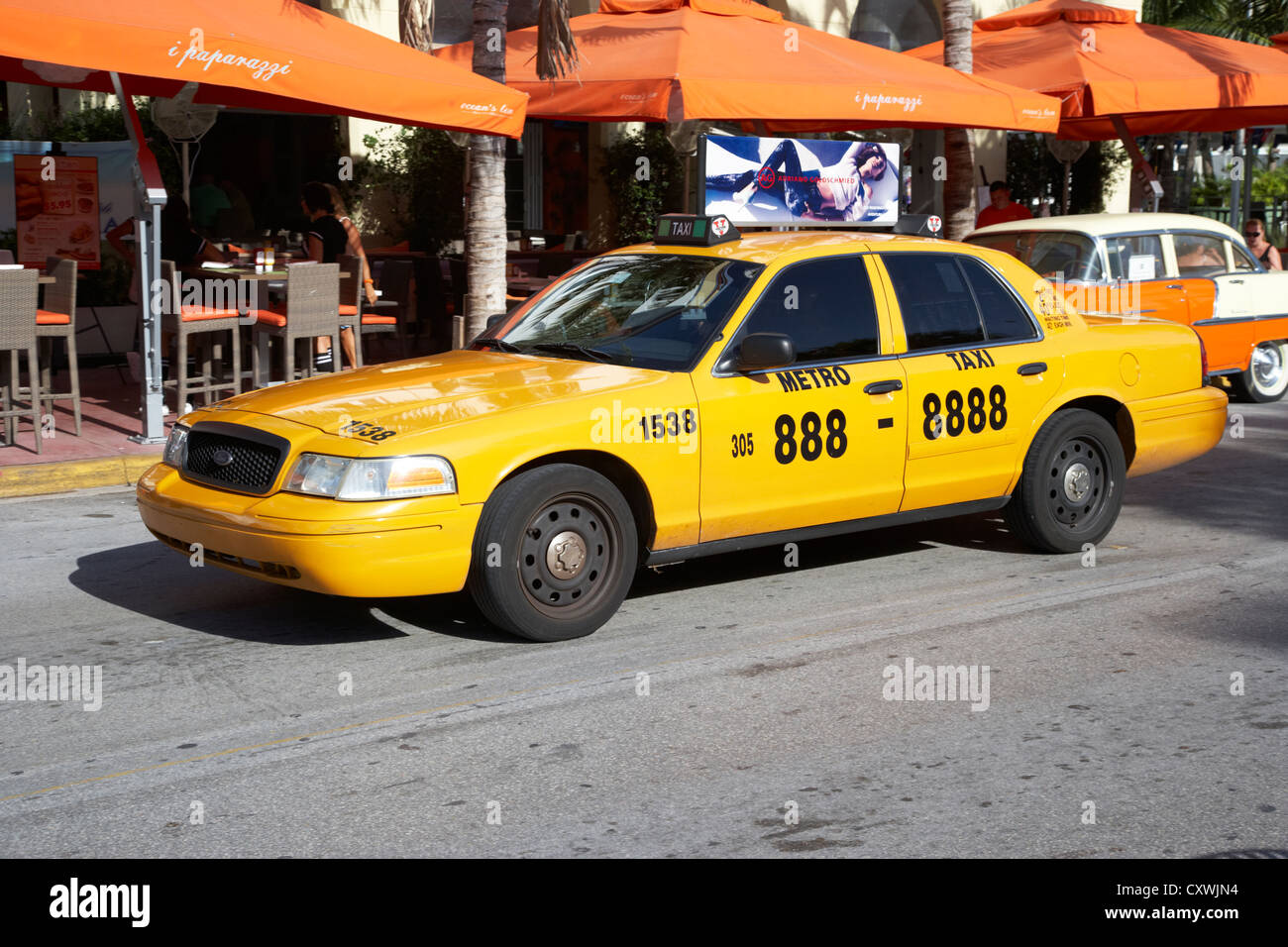 Yellow Cab ford taxi métro à Miami South beach floride usa Banque D'Images Yellow Cab ford taxi métro à Miami South beach floride usa Banque D'Images