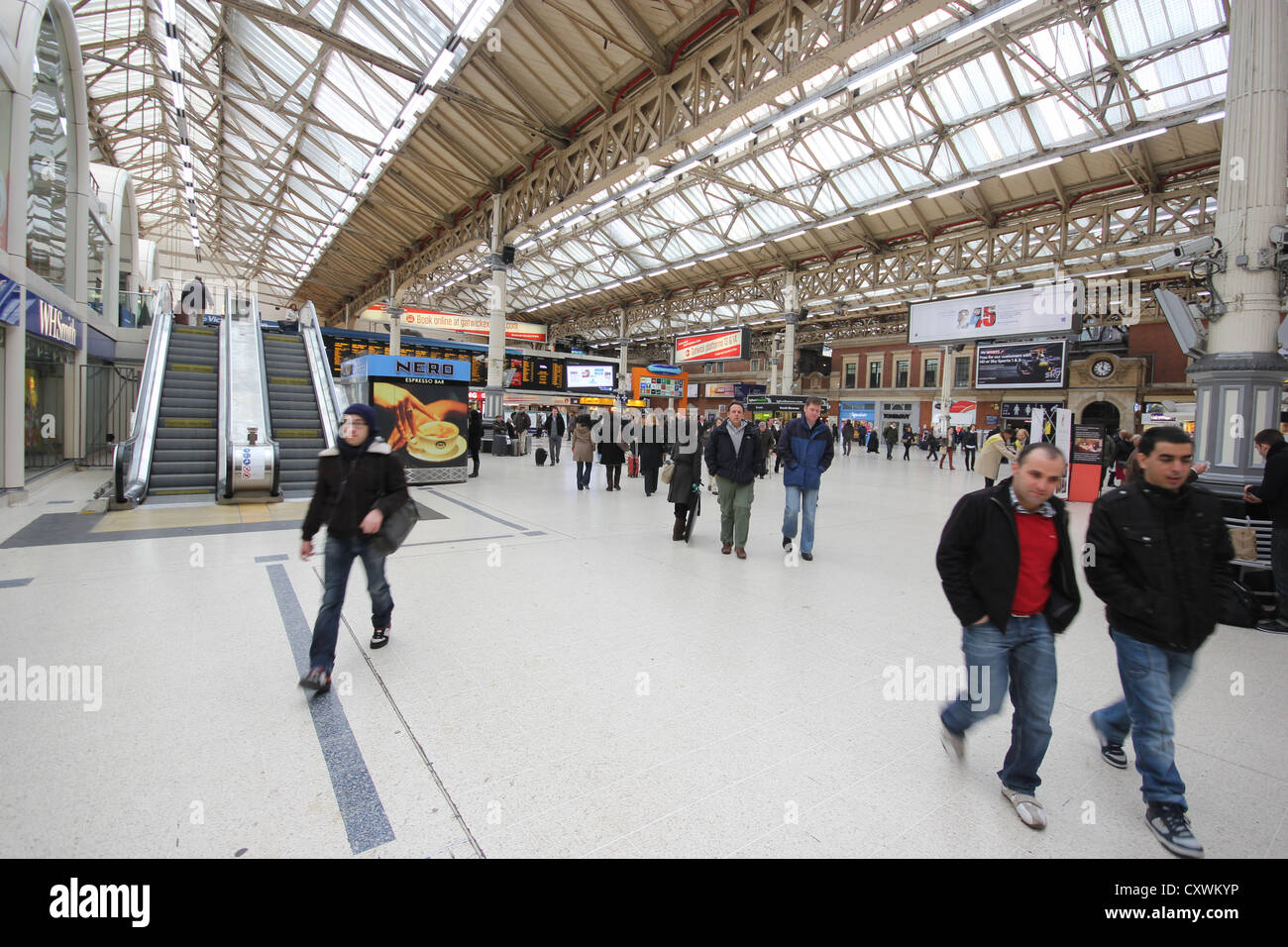 La gare Victoria de Londres, Angleterre, Royaume-Uni, les transports, l'photoarkive Banque D'Images