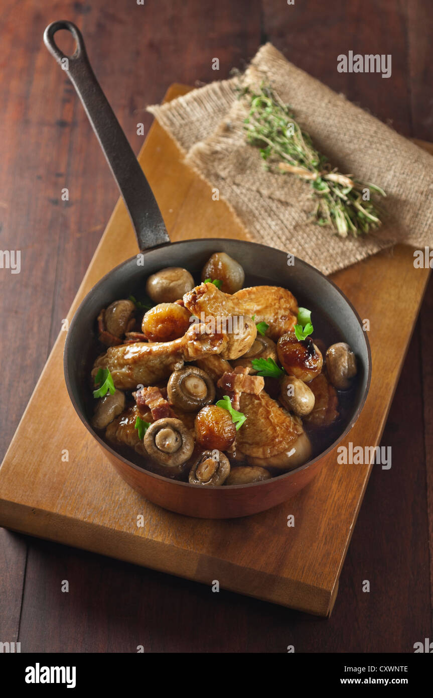 Coq au vin Poulet en sauce au vin rouge France Food Banque D'Images