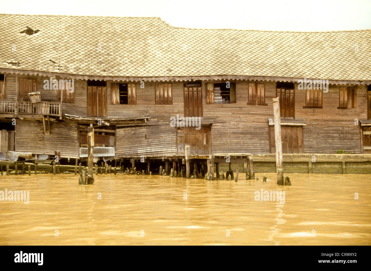 Chao Phraya,eau,bateaux taxis, les canaux d'Irrigation,transport,Barges artère vitale pour Bangkok, Thaïlande Banque D'Images