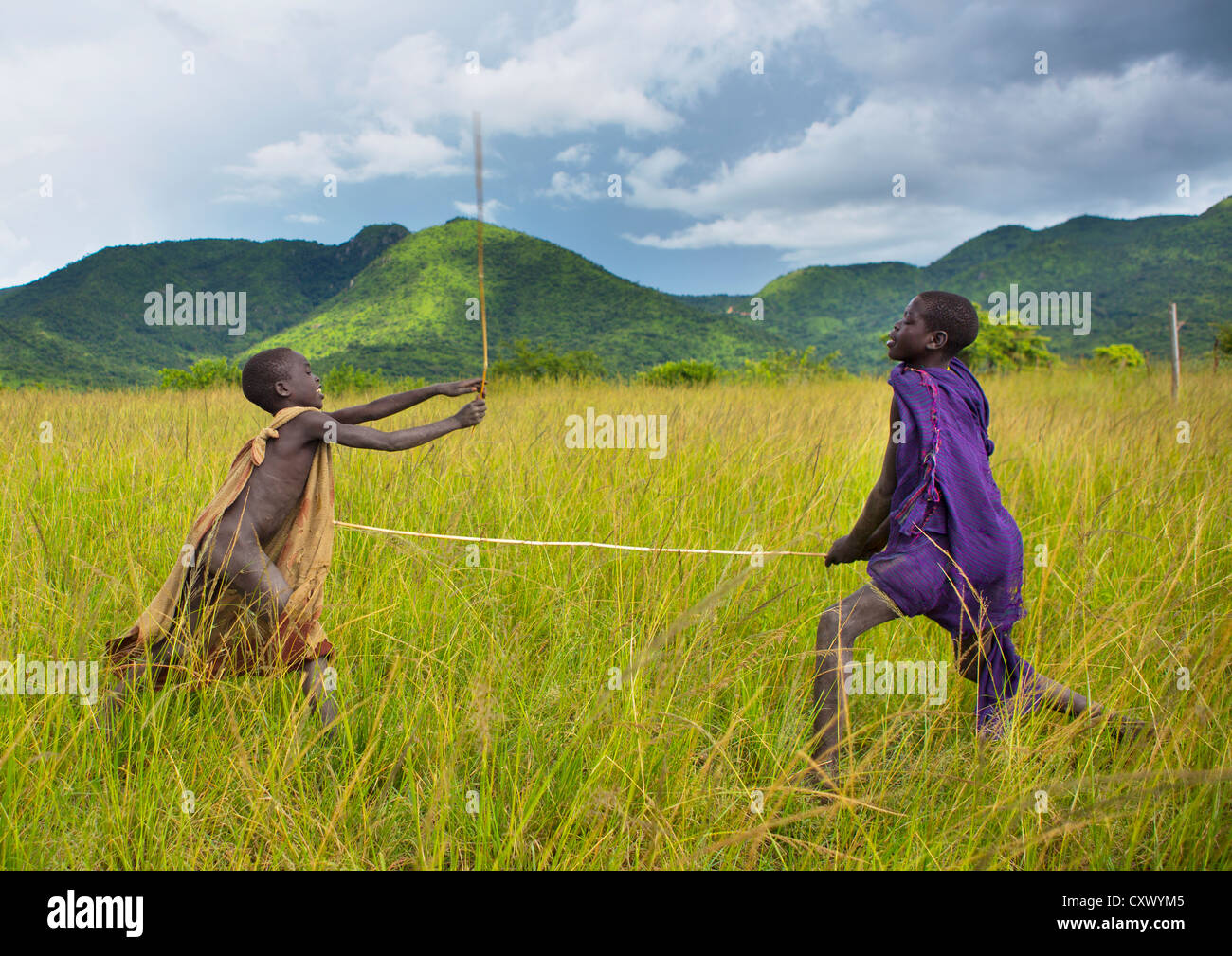 Donga Stick combats en tribu Suri, Tulgit, vallée de l'Omo, Ethiopie Banque D'Images