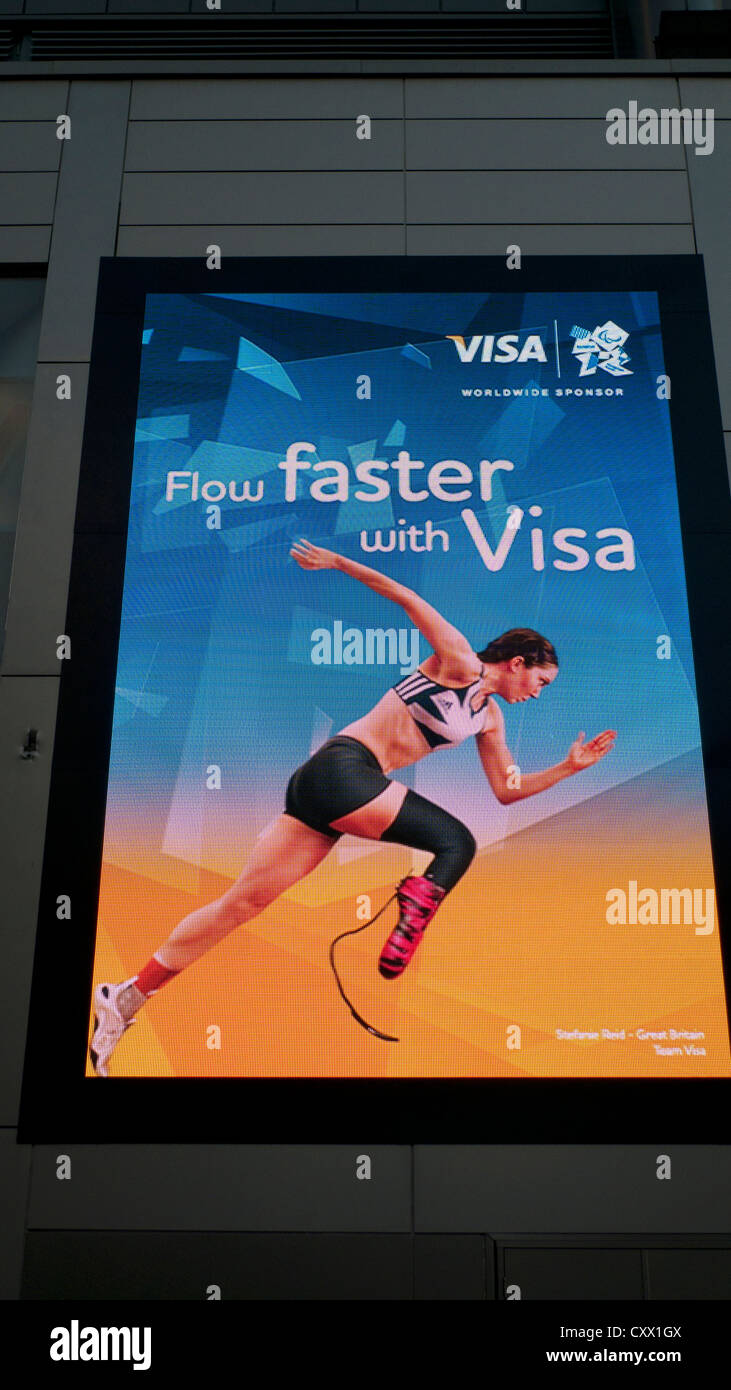 Une publicité par carte de crédit Visa annonce publicitaire mettant en vedette Stefanie Reid athlète paralympique Stratford à Londres Angleterre Royaume-Uni Jeux olympiques 2012 KATHY DEWITT Banque D'Images