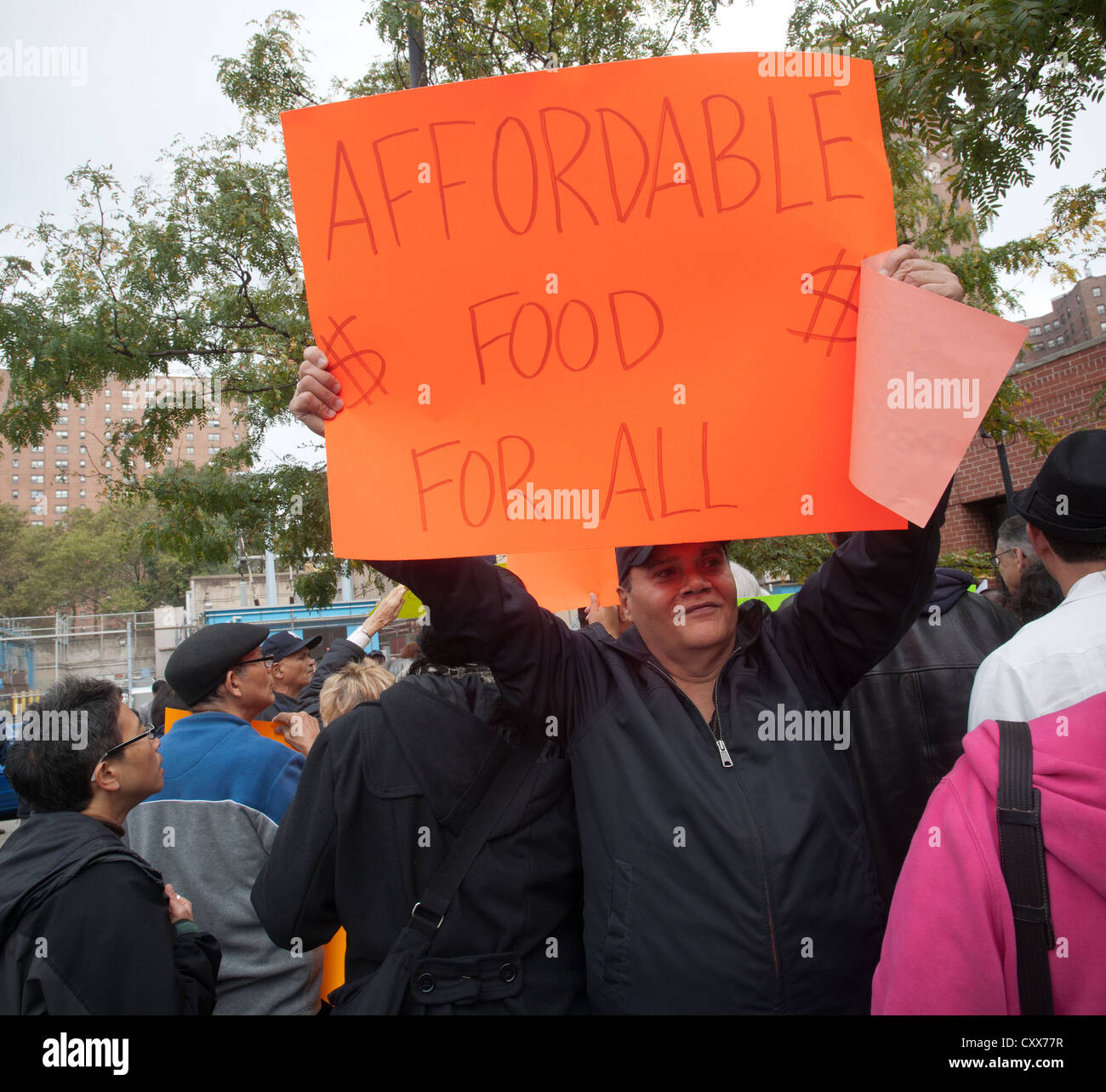 Les résidents dans le Lower East Side de New York pour sauver leur supermarché Pathmark locale de se fermer Banque D'Images