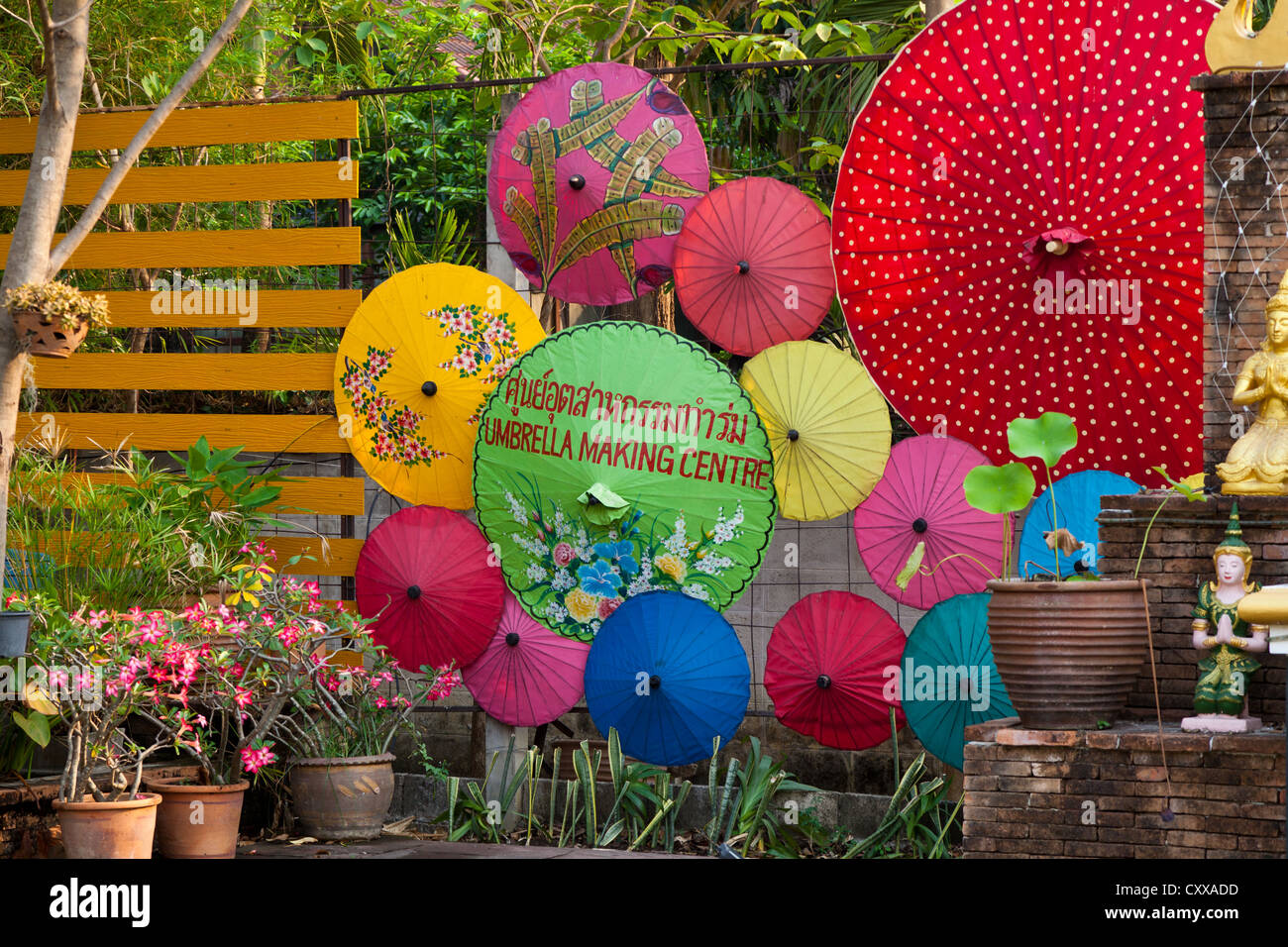 Des parasols en papier traditionnel Bosang, Thaïlande Banque D'Images