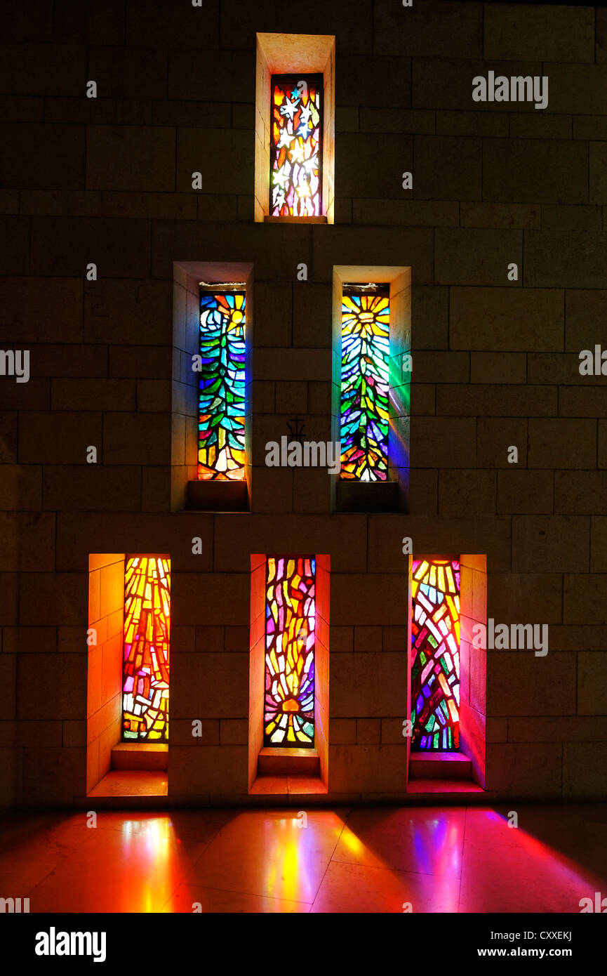 Vitraux, basilique de l'Annonciation, Nazareth, Nazaret, Galilée, Israël, Moyen Orient Banque D'Images