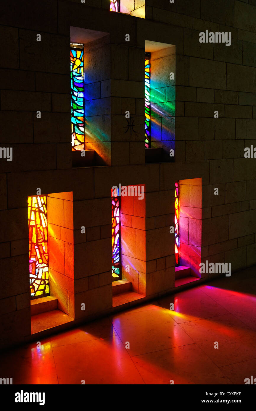 Vitraux, basilique de l'Annonciation, Nazareth, Tibériade, Israël, Moyen Orient Banque D'Images
