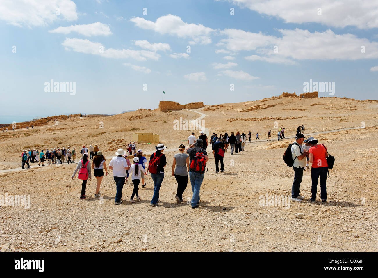 Les touristes à la forteresse de Massada juif, UNESCO World Heritage Site, Cisjordanie, Israël, Moyen Orient Banque D'Images