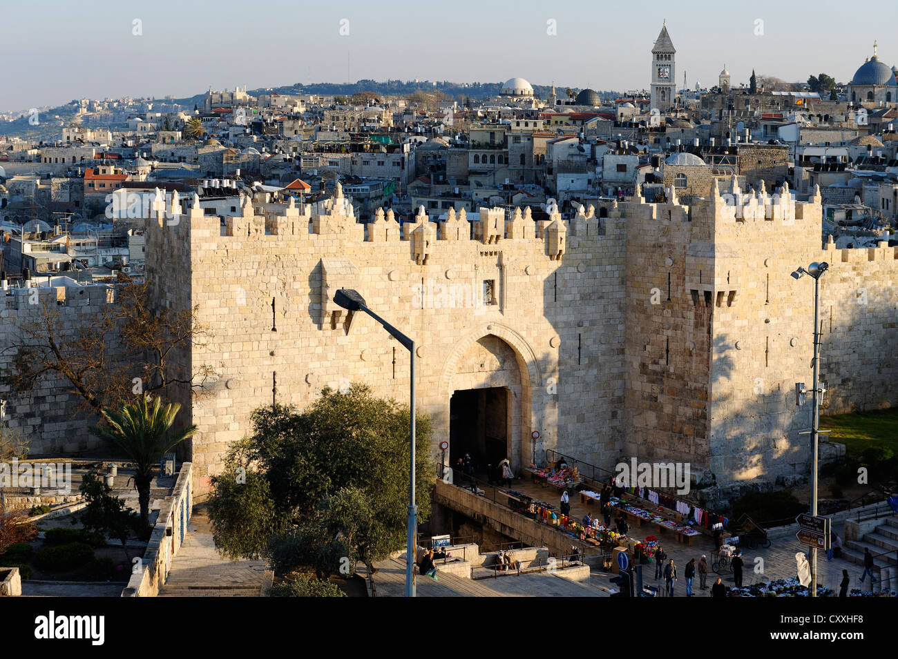 Porte de Damas, avec des murs de la ville, Vieille Ville, Jérusalem, de Paulus guest house, Israël, Moyen Orient Banque D'Images