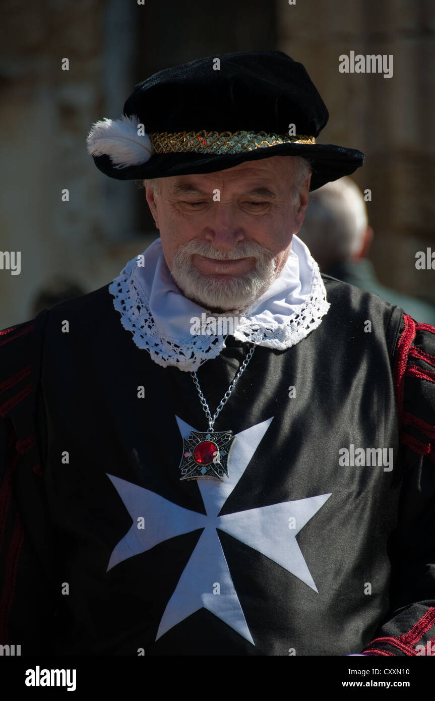 Le Bailli de l'Ordre des Chevaliers de Saint-Jean. Une partie de la reconstitution de La Guardia à Fort Saint-elme, La Valette, Malte Banque D'Images