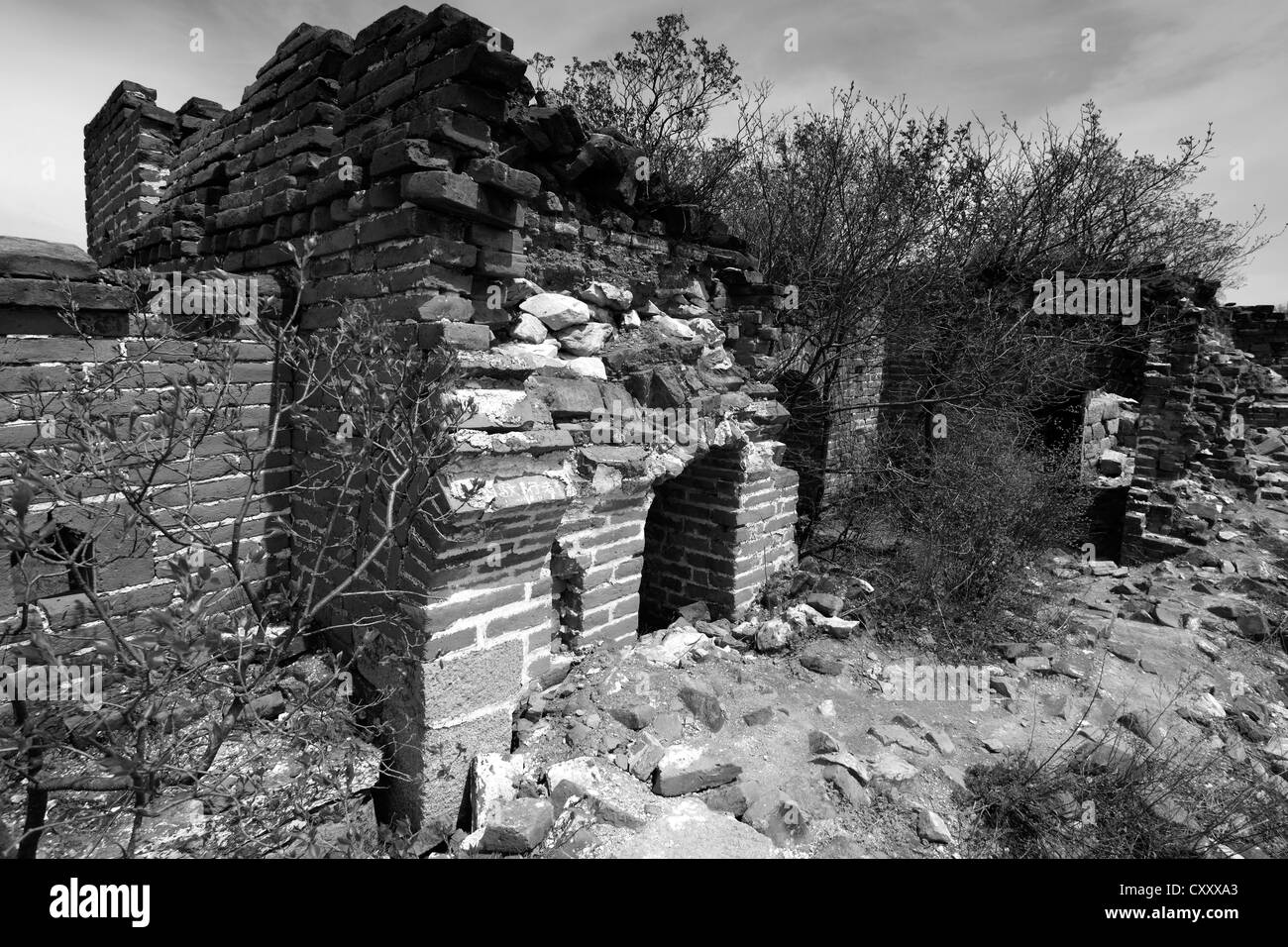 Image en noir et blanc, la section de Mutianyu de la Grande Muraille de Chine, Beijing, vallée de Mutianyu Provence, Chine, Asie. Banque D'Images
