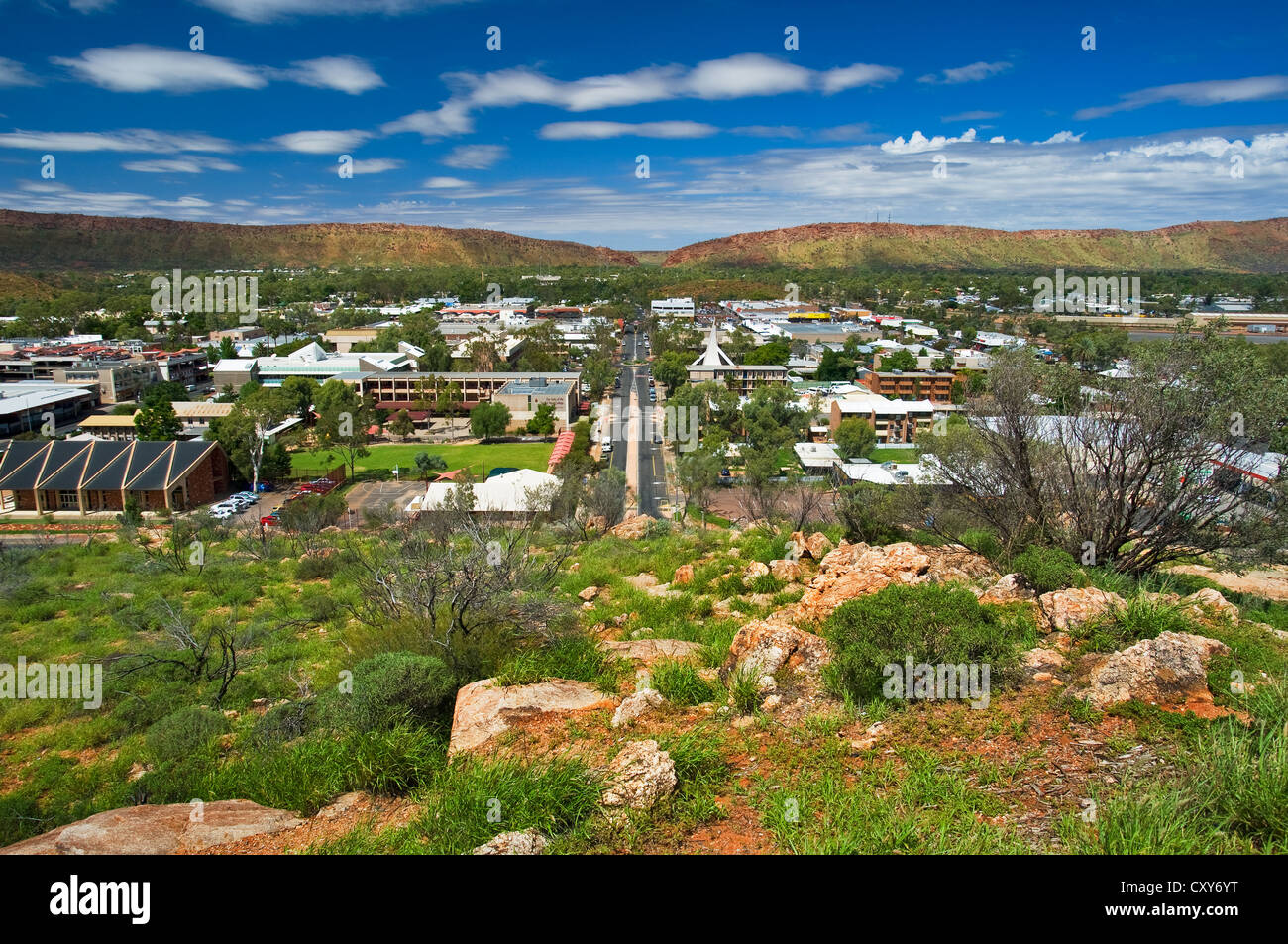 Avis d'Alice Springs à partir de Anzac Hill. Banque D'Images