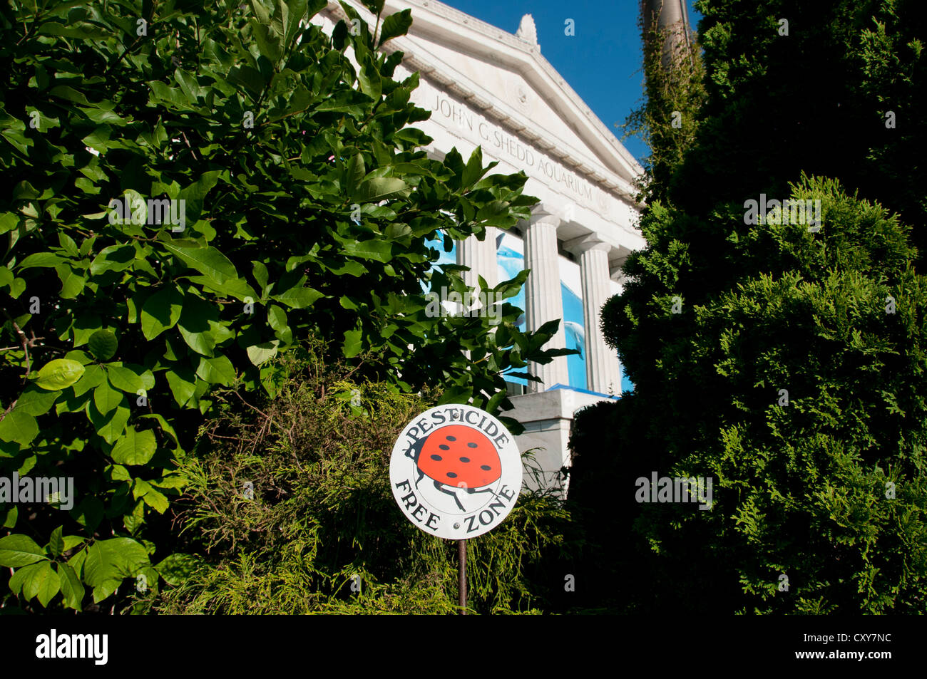 Eco-friendly, sans pesticides jardin zone affiche à l'extérieur de l'Aquarium de Shedd, Chicago, Illinois, USA. 03 juillet 2010. Banque D'Images