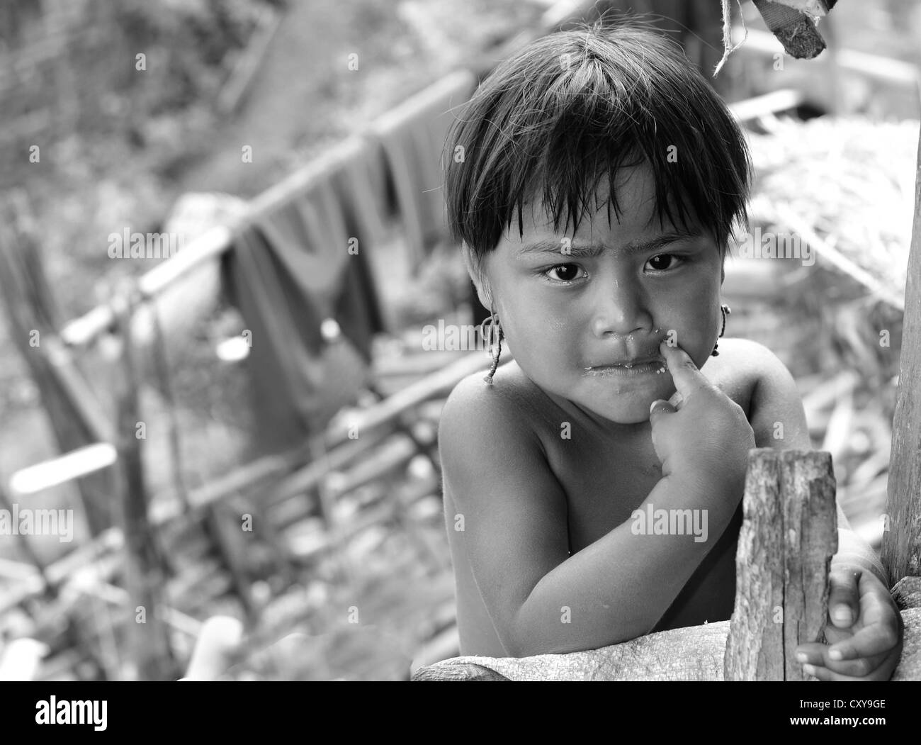Un jeune Ann , parfois appelé Eng, fille de son village dans les collines Shan de l'Est de l'état Shan. Banque D'Images