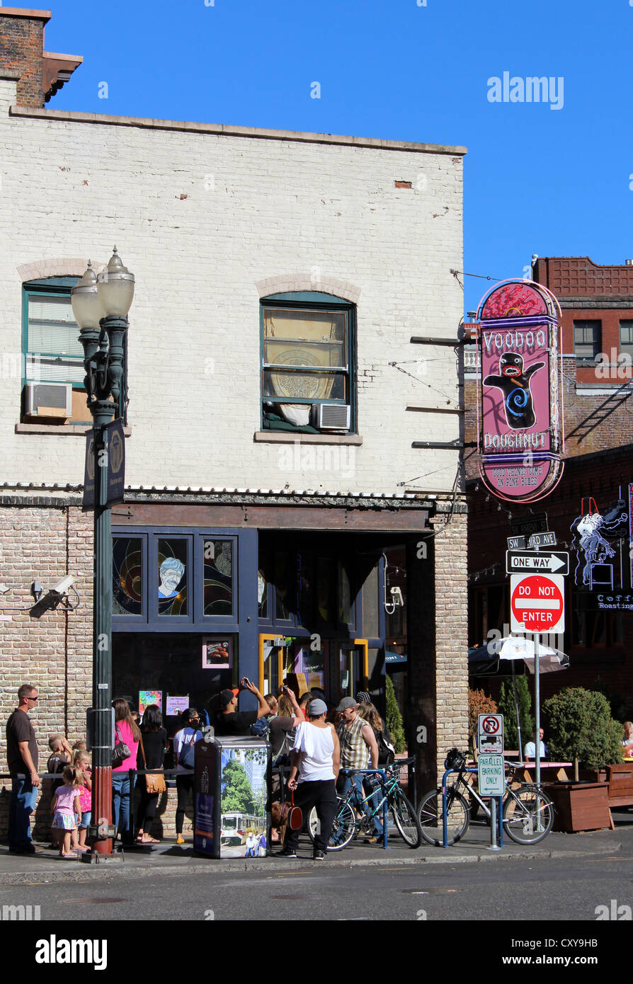 'Voodoo Donuts' store, Portland, Oregon, USA Banque D'Images