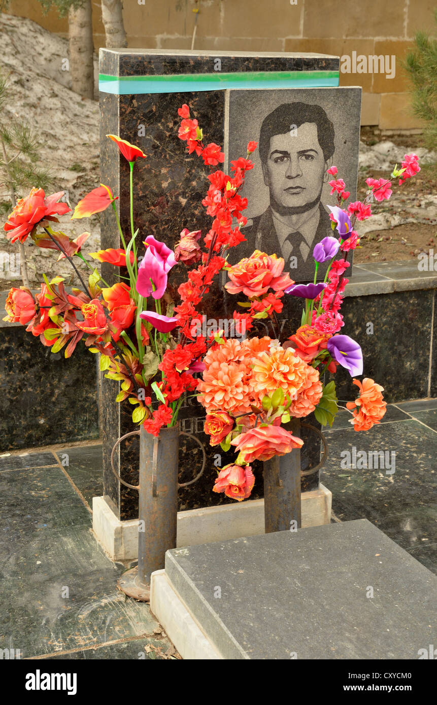 Sur l'Avenue des Martyrs tombes, où les victimes de l'intervention militaire soviétique du 20 janvier 1990 et le conflit avec l'Arménie Banque D'Images