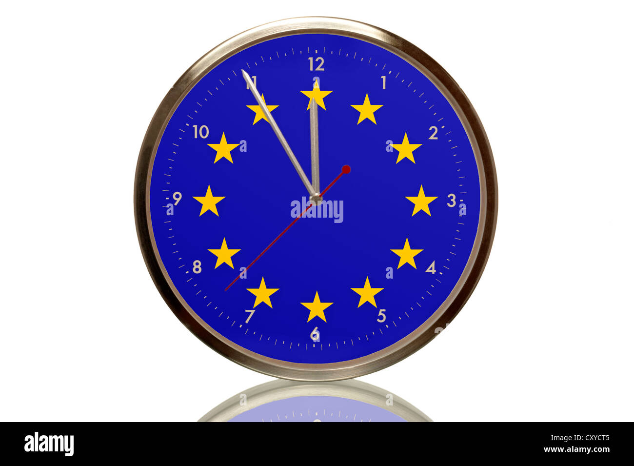 Réveil avec le drapeau européen, à 5 minutes à 12, onzième heure, image symbolique de la crise de l'euro Banque D'Images