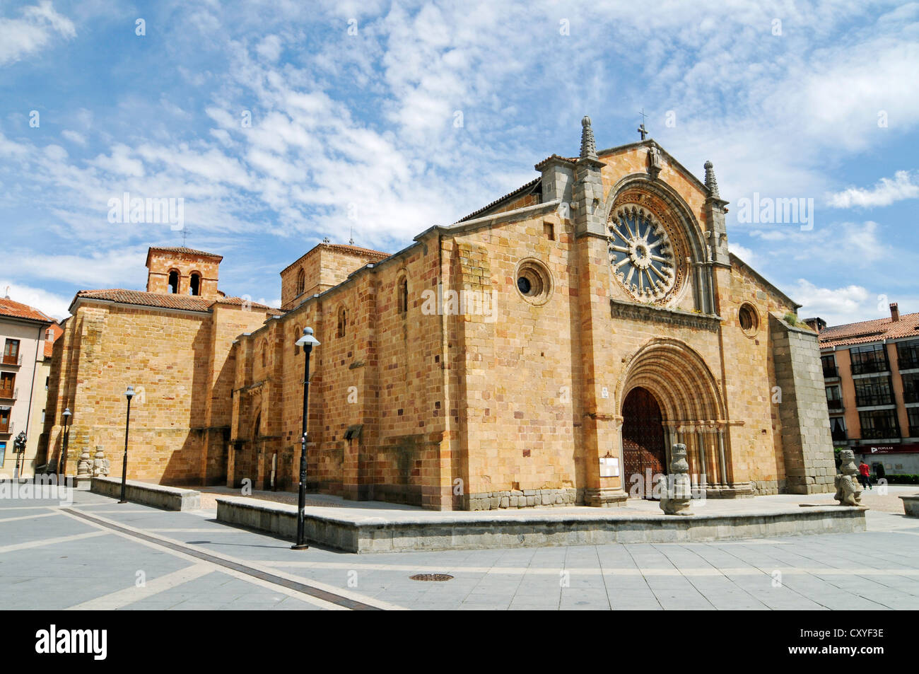 L'église San Pedro, la Plaza de Santa Teresa square, Avila, Castille-Leon, Espagne, Europe, PublicGround Banque D'Images