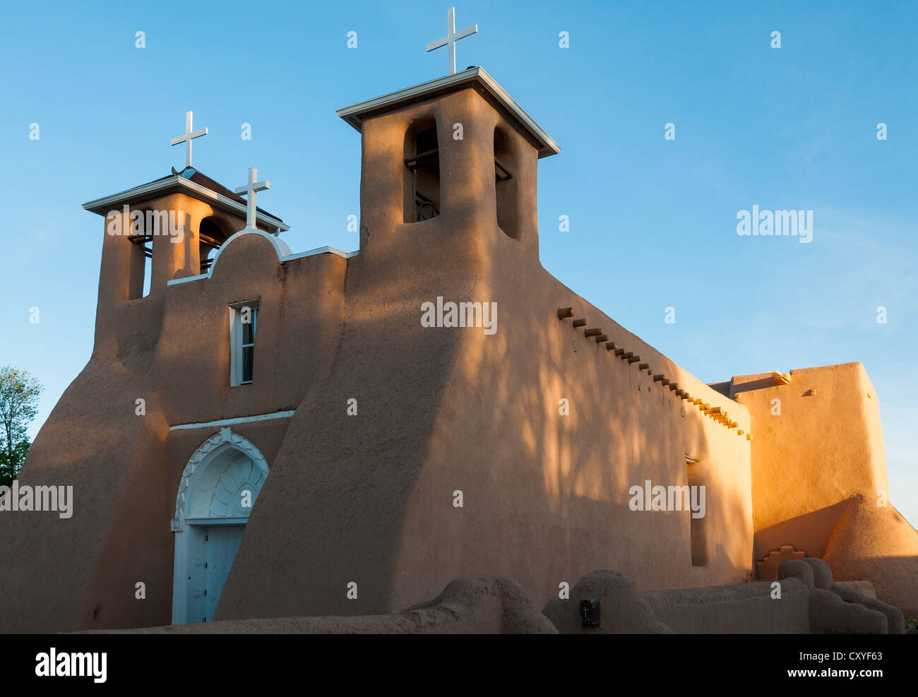 Taos, Nouveau Mexique, San Francisco de Asis Église, achevée en 1816. Banque D'Images