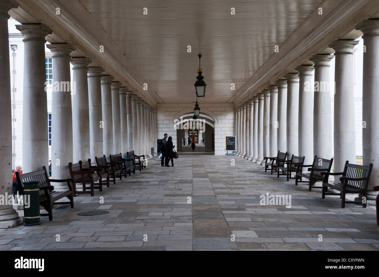 Les Colonnades en suivant la ligne de l'ancien Woolwich - Deptford road à la maison de la Reine, Greenwich. Banque D'Images