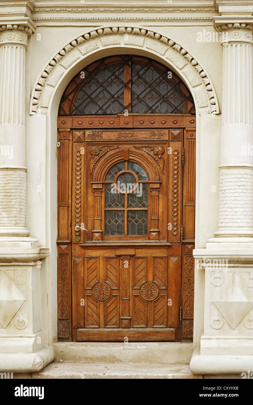 Porte en bois sculpté Banque D'Images