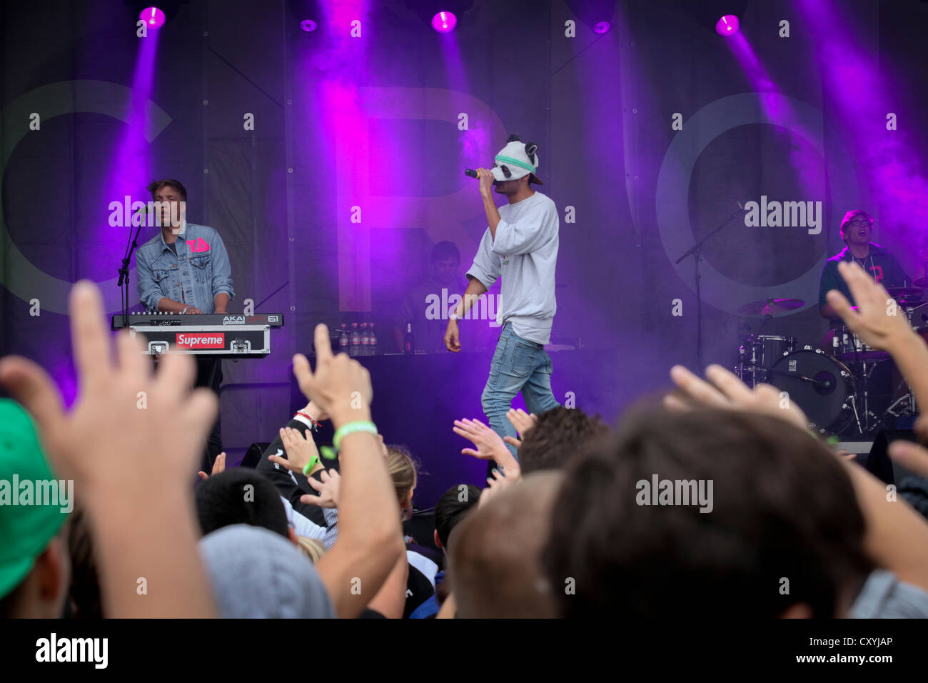 Cro rappeur, de son vrai nom Carlo Waibel, de Stuttgart, portant son habituel masque de panda, au Festival de musique de Greenville Banque D'Images