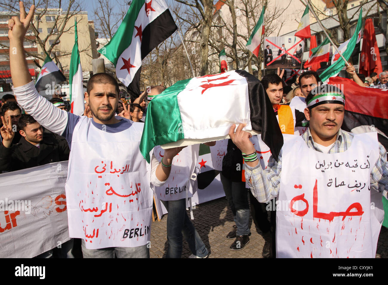 Syriens exilés qui protestaient contre le régime Assad et pour une transformation démocratique de leur pays, Berlin, Europe, Allemagne Banque D'Images