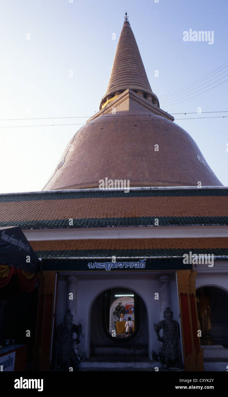 La Thaïlande, Nakhon Pathom, Wat Phra Pathom Chedi. Banque D'Images