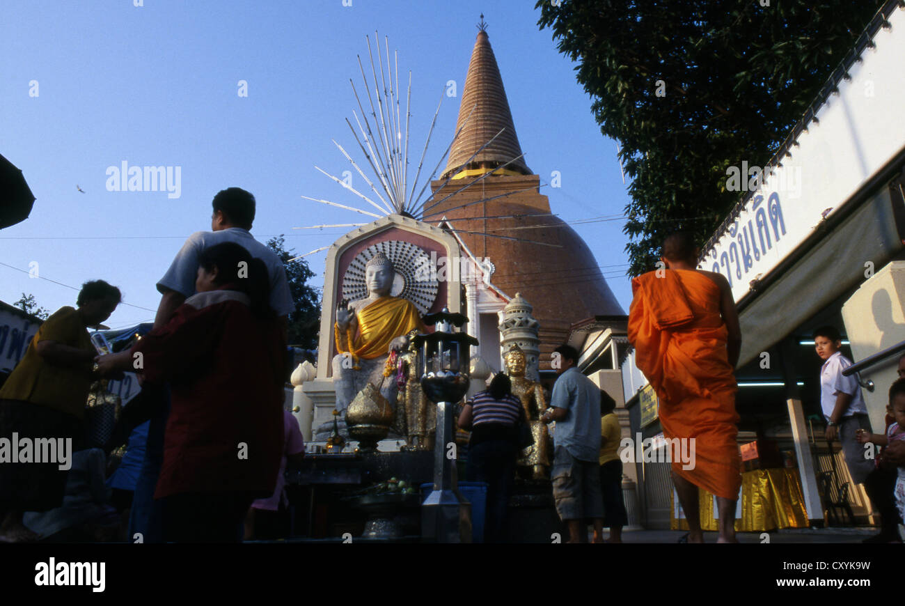 La Thaïlande, Nakhon Pathom, Wat Phra Pathom Chedi. Banque D'Images