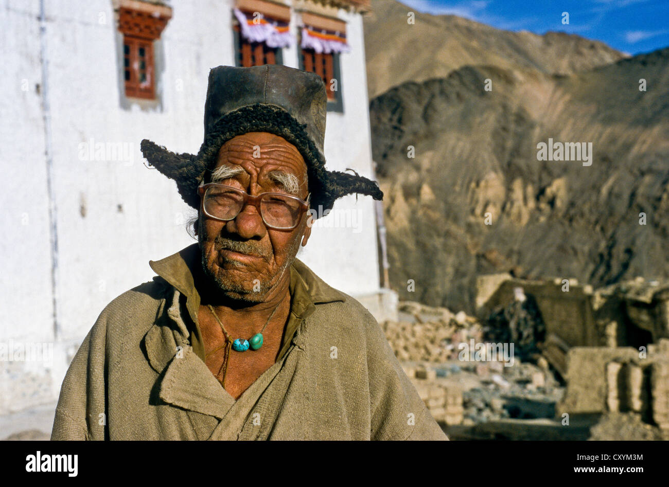 Portrait d'un homme à partir de la télécommande Lamayuru Gompa, Leh, Inde, Asie Banque D'Images